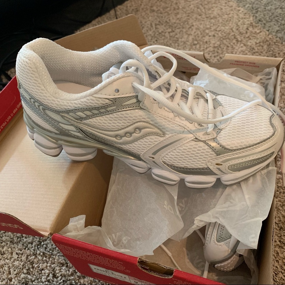 New in Box Saucony Grid Propel Plus 2 size 9